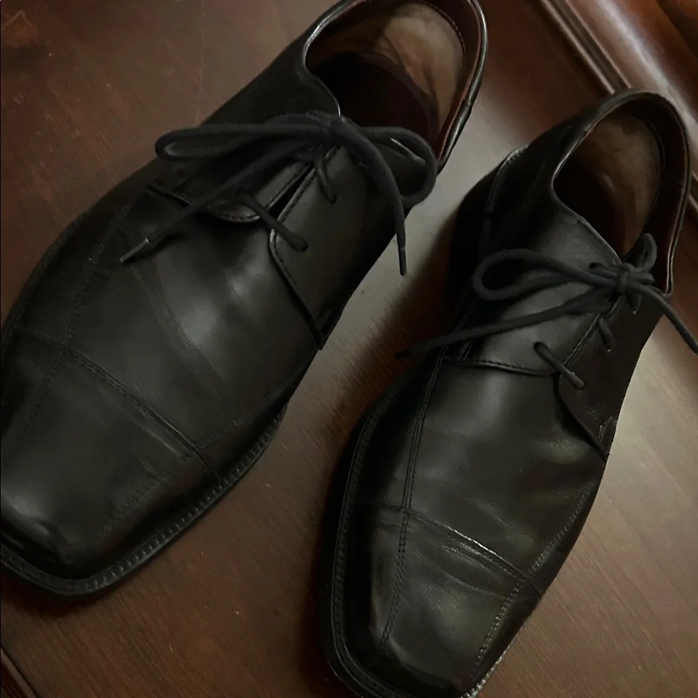 Johnston & Murphy Black Leather Oxfords